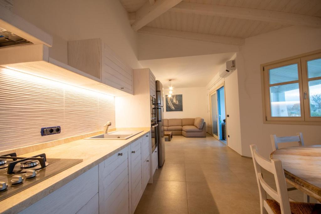 Kuchyň nebo kuchyňský kout v ubytování ENAJA - Luxury Retreat
