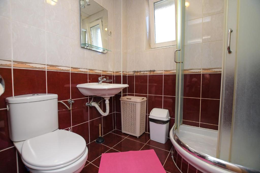 Koupelna v ubytování Apartmani Vujović