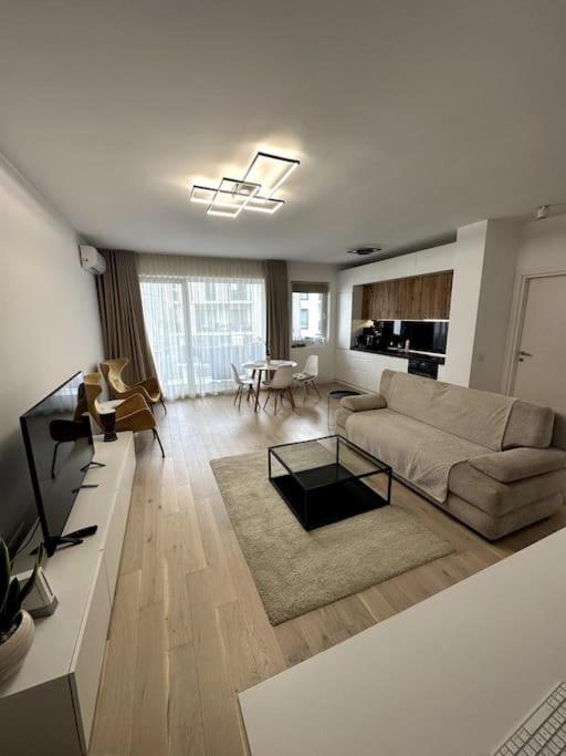 Ruang duduk di Cluj Opulence: Luxe Airbnb Haven