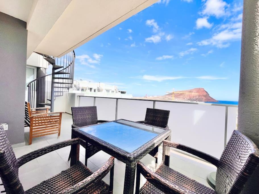 Balkón alebo terasa v ubytovaní Sea View 2-bedrooms Apartment