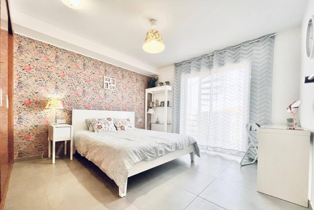 Posteľ alebo postele v izbe v ubytovaní Sea View 2-bedrooms Apartment