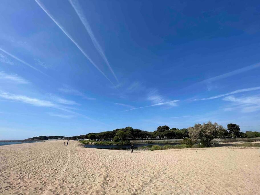 Fotografie z fotogalerie ubytování Apartamento a 20 metros de la playa con Parking v destinaci Platja  d'Aro