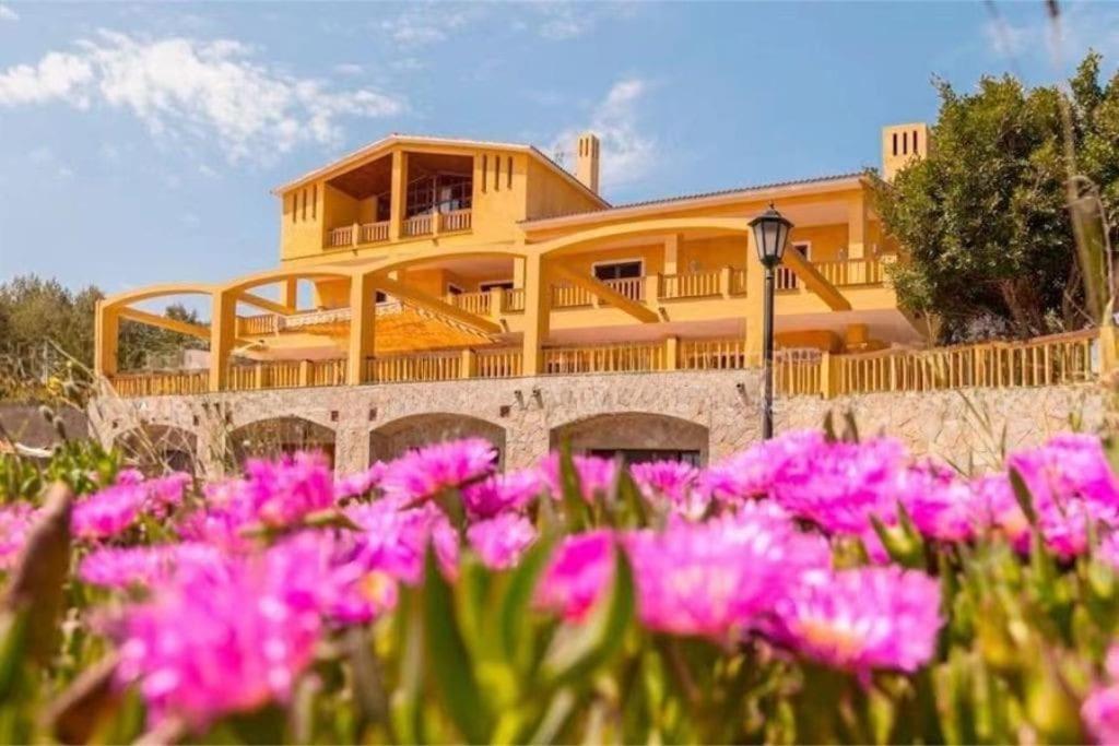 Vonkajšia záhrada v ubytovaní Villa Golf Sitges