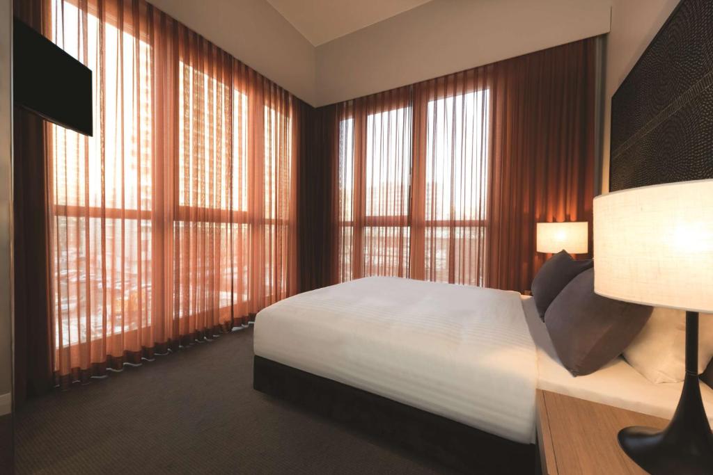 Adina Apartment Hotel Berlin Checkpoint Charlie - Resim 18