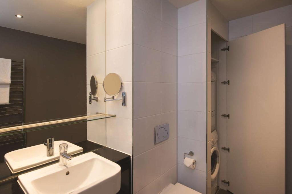 Adina Apartment Hotel Berlin Checkpoint Charlie - Resim 23