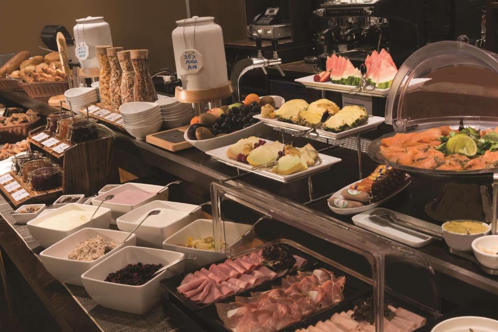 Adina Apartment Hotel Berlin Checkpoint Charlie - Resim 12