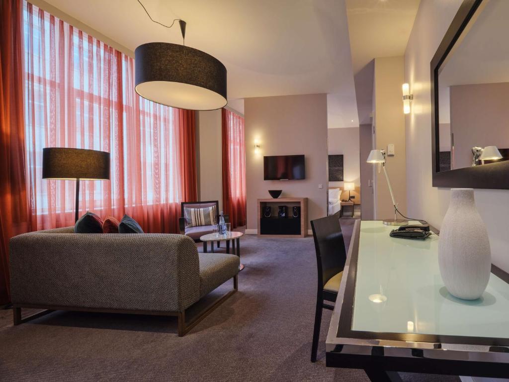 Adina Apartment Hotel Berlin Checkpoint Charlie - Resim 1