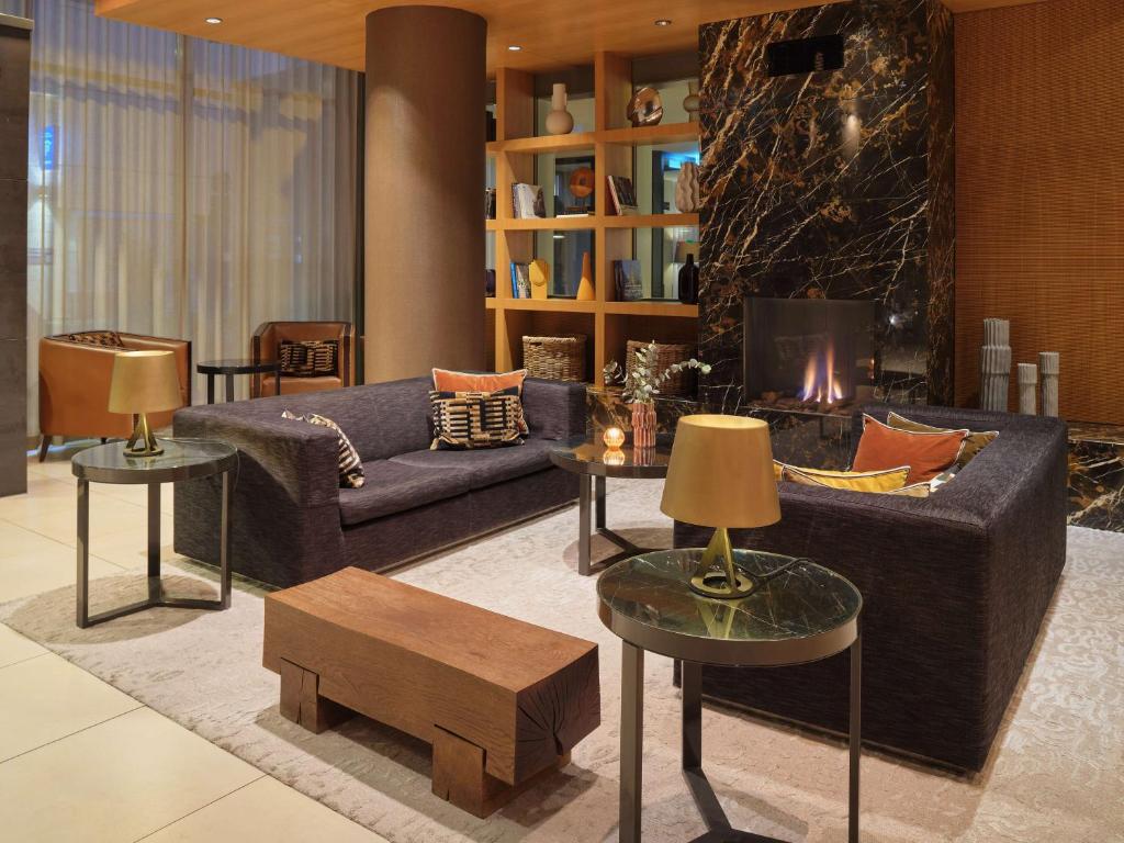 Adina Apartment Hotel Frankfurt Neue Oper - Resim 6