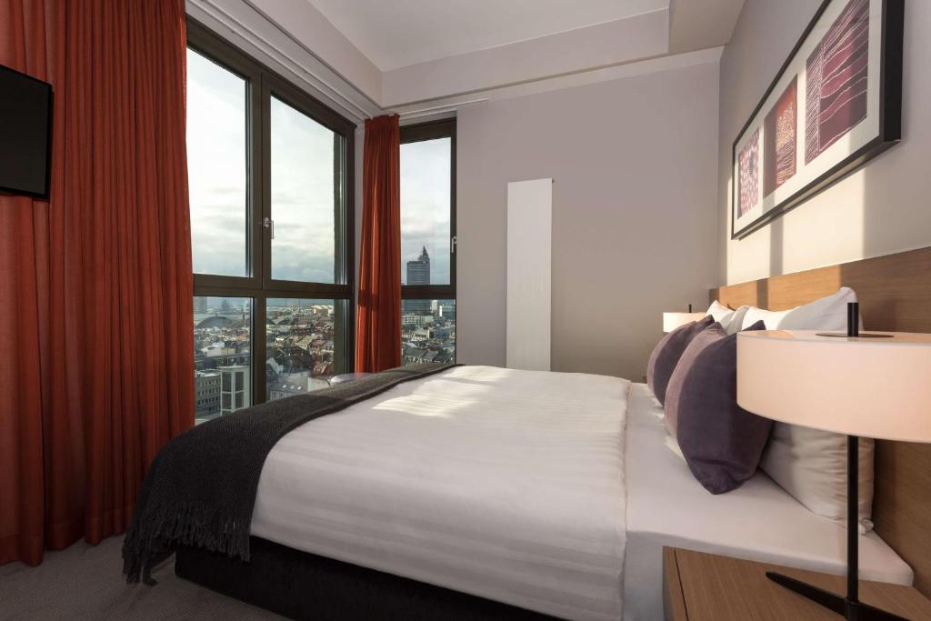 Adina Apartment Hotel Frankfurt Neue Oper - Resim 19