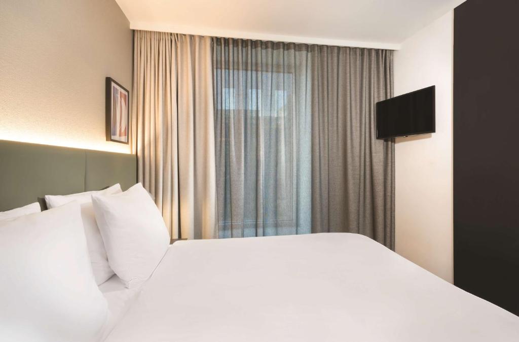 Adina Apartment Hotel Hamburg Speicherstadt - Resim 31