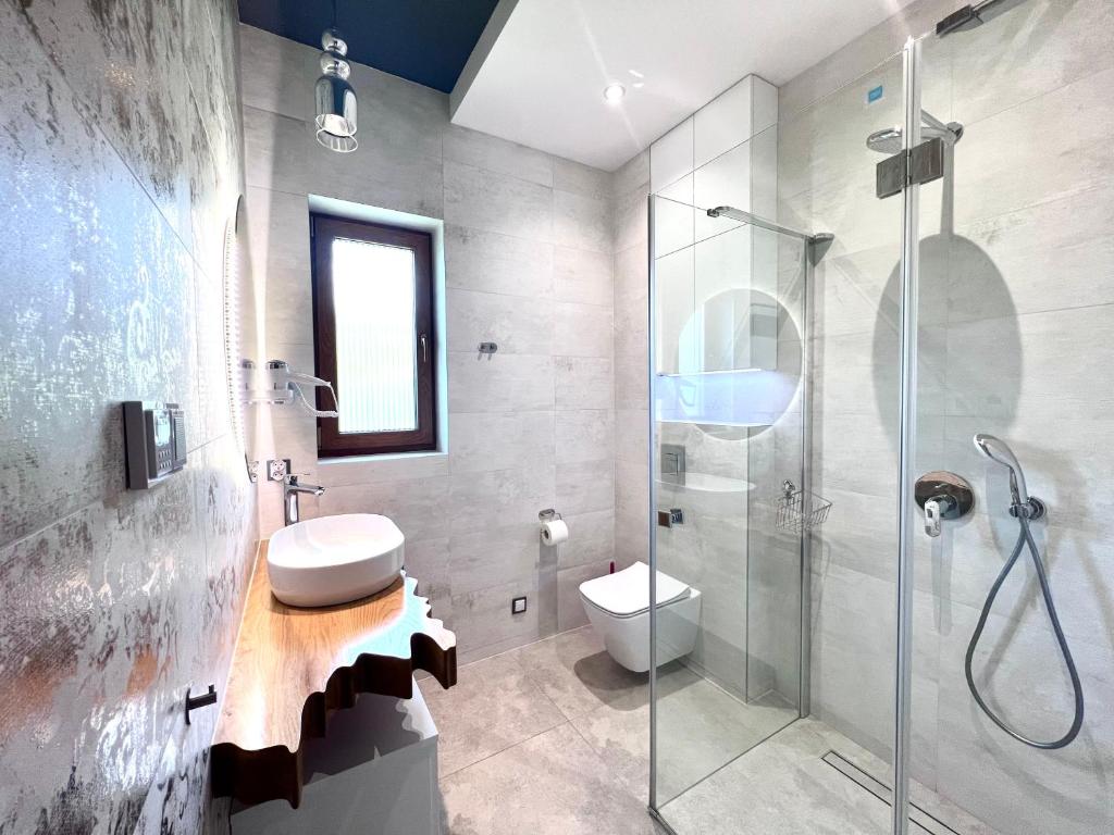 A bathroom at ELFF -Apartamenty i pokoje gościnne