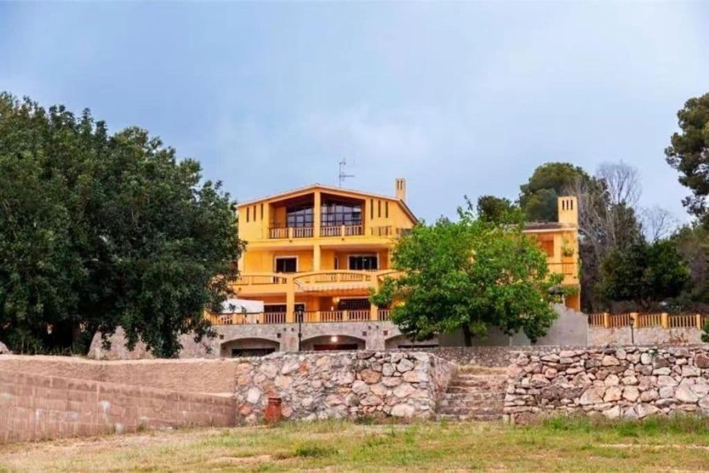 Budova, v ktorej sa vila nachádza