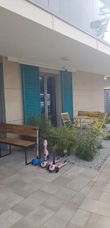 Zdjęcie z galerii obiektu Uroczy Apartament Happy 01 z widokowym tarasen na dachu - tuż przy plaży !!! w mieście Niechorze