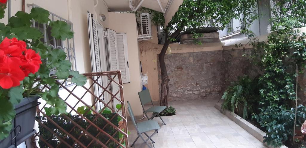 Zahrada ubytování Cozy studio 5mins walk from Acropolis museum