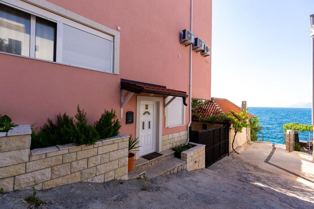 Nespecifikovaný výhled na moře nebo výhled na moře při pohledu z apartmánu