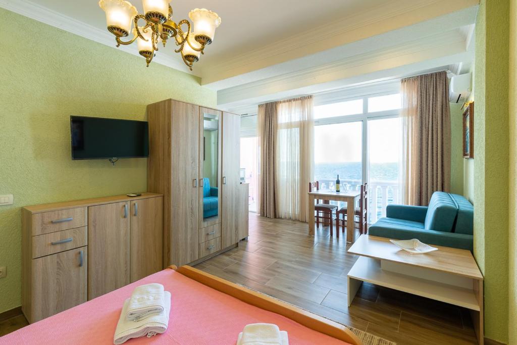 TV a/nebo společenská místnost v ubytování DreamSea Apartment