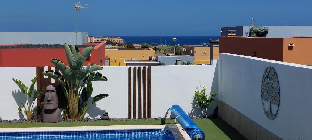 The swimming pool at or close to Villa Del Corazon Salinas Golf