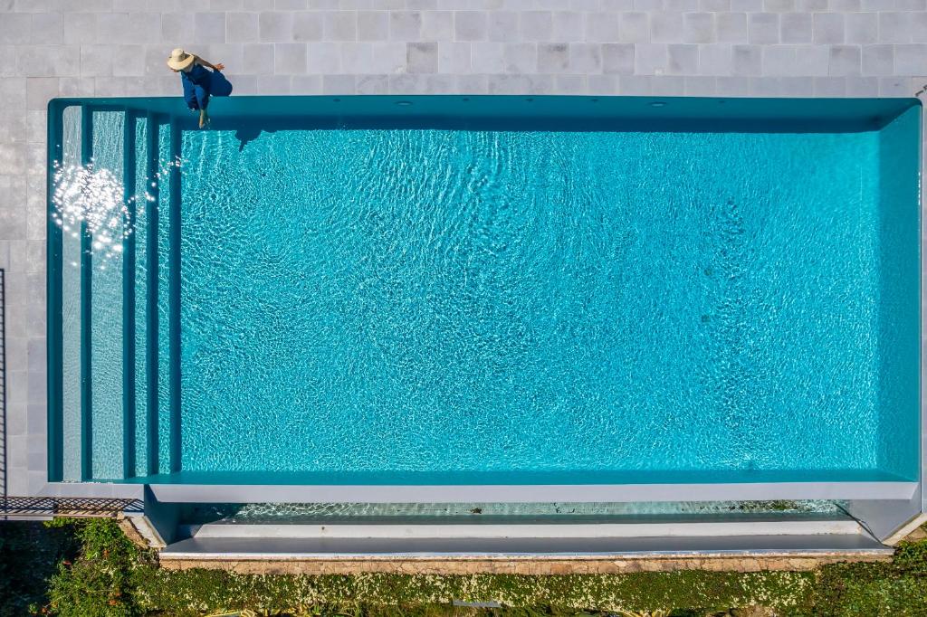 Bazén v ubytování Hotel Shegara nebo v jeho okolí