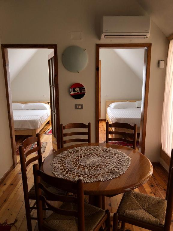 Postel nebo postele na pokoji v ubytování Red Goat Hostel