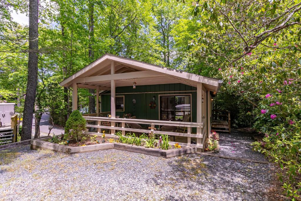 My Happy Place at Linville Land Harbor, Newland (updated prices 2024)