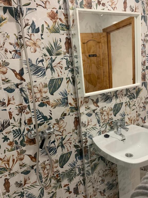 Hostal Sango Sierra de las Nieves - Eenpersoonskamer Met Gedeelde Badkamer