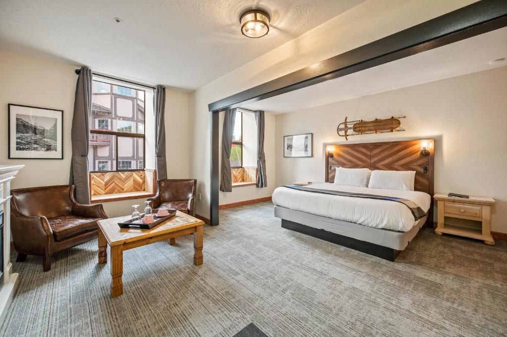 Postel nebo postele na pokoji v ubytování Hotel Leavenworth