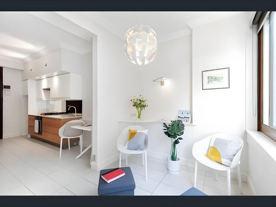 Stylish apartment in the heart of Potts Point photo