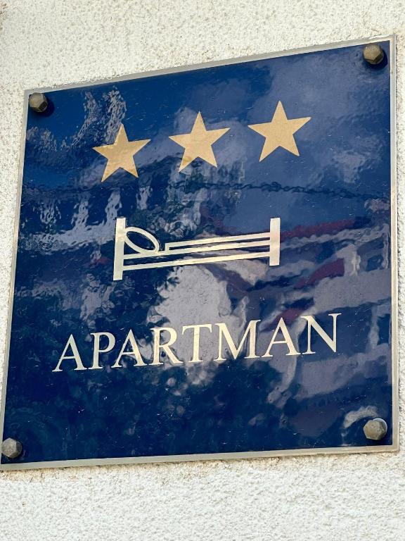 Certifikát, hodnocení, plakát nebo jiný dokument vystavený v ubytování Apartmani Karlobag