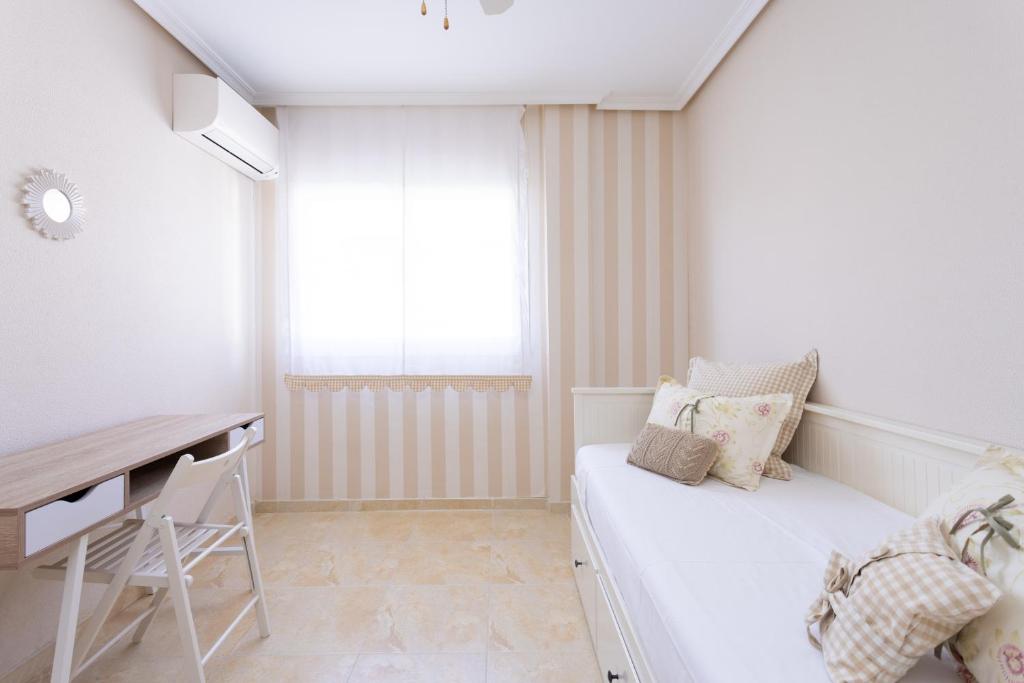 Posteľ alebo postele v izbe v ubytovaní Home2Book Comfy Apt Puertito de Güímar, Pool