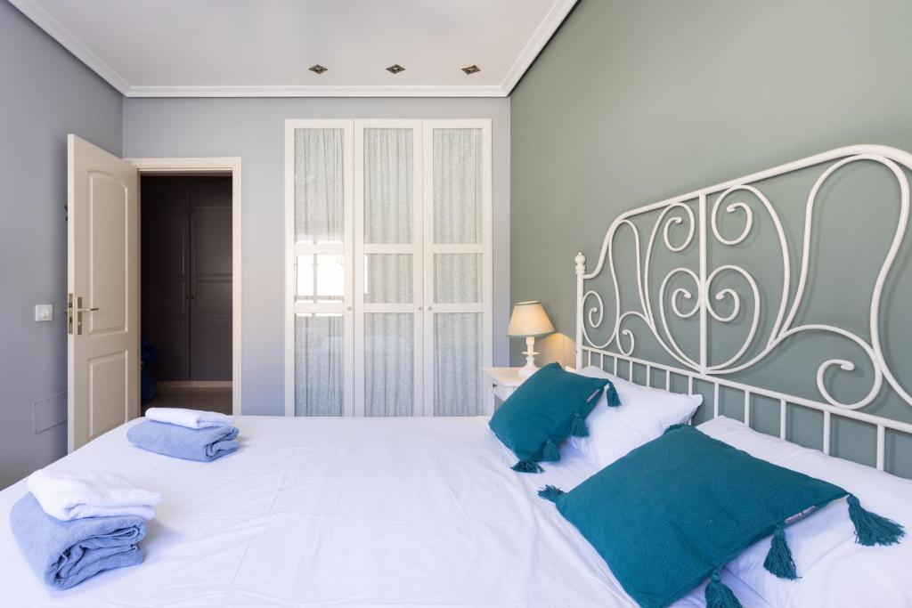 Posteľ alebo postele v izbe v ubytovaní Home2Book Comfy Apt Puertito de Güímar, Pool