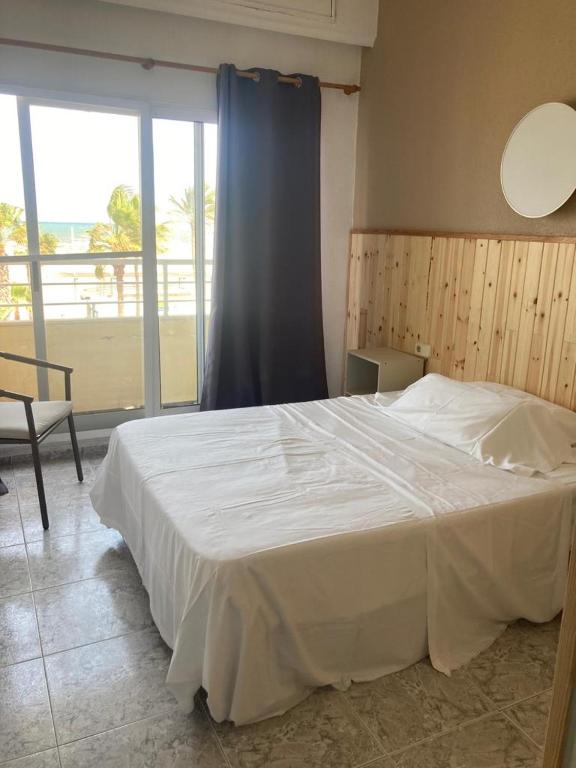 Malvarrosa Beach Rooms, Valencia – Updated 2023 Prices