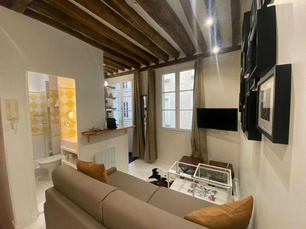 Les Patios du Marais 1 - One-Bedroom Apartment B1G Stone Age