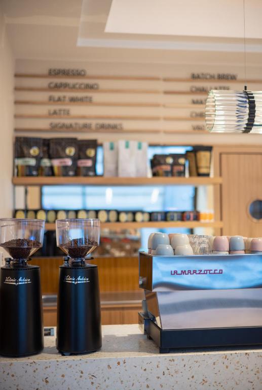 Almanac X Alcron Prague - Resim 40