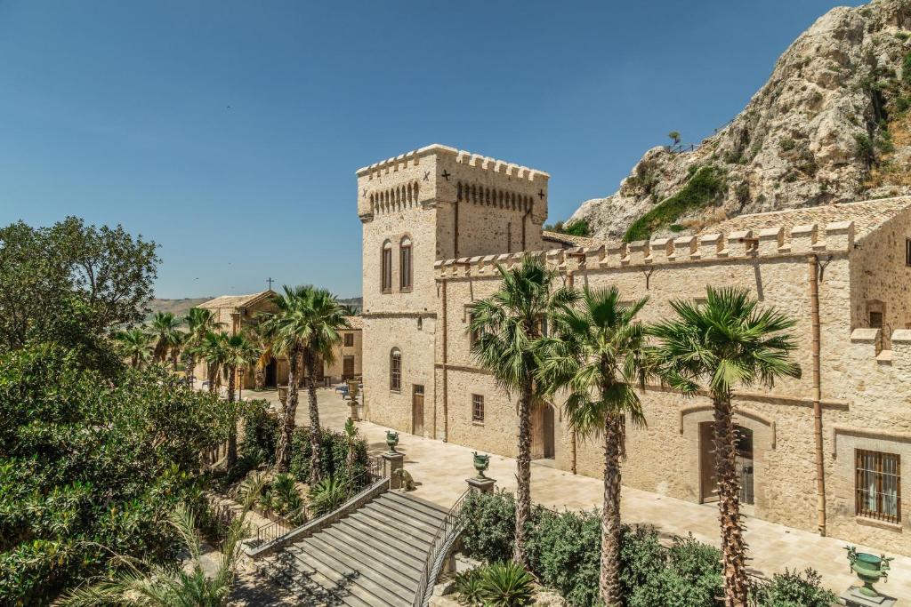 Castello Ducale Colonna Resort - Housity