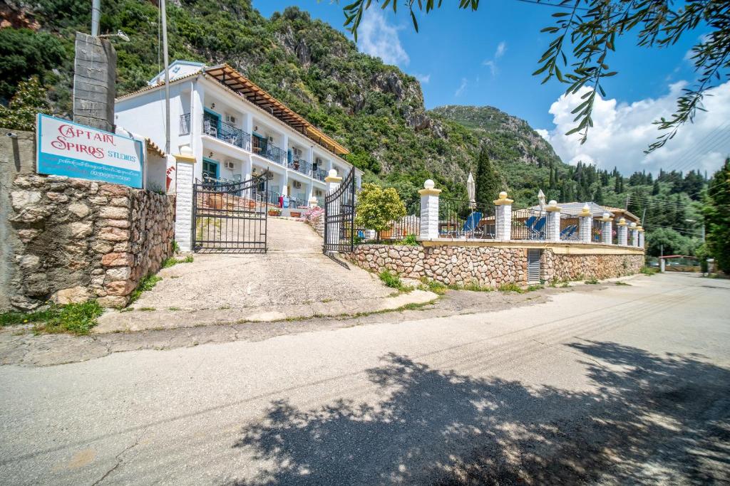Nespecifikovaný výhled na hory nebo výhled na hory při pohledu z apartmánu