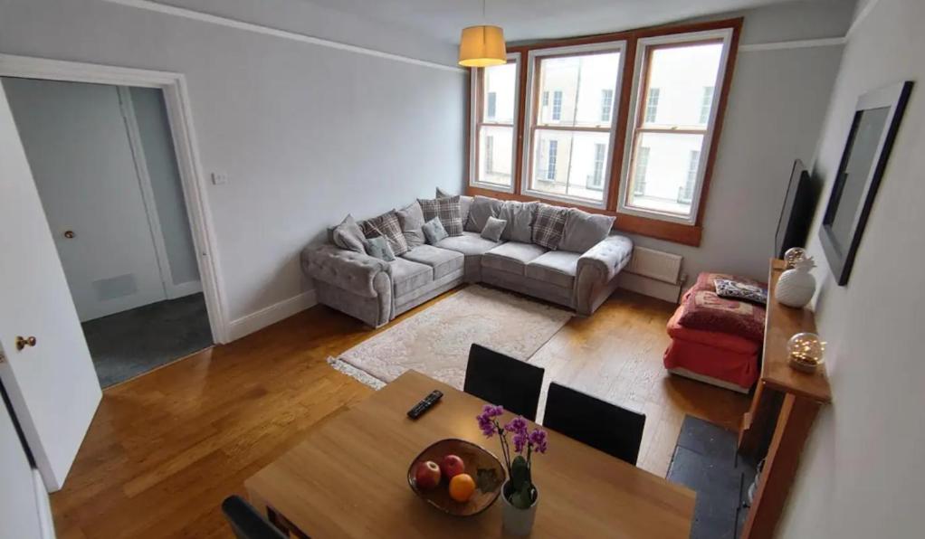 Gallery image of The Henrietta - Central Bath Apartment with Parking in Bath