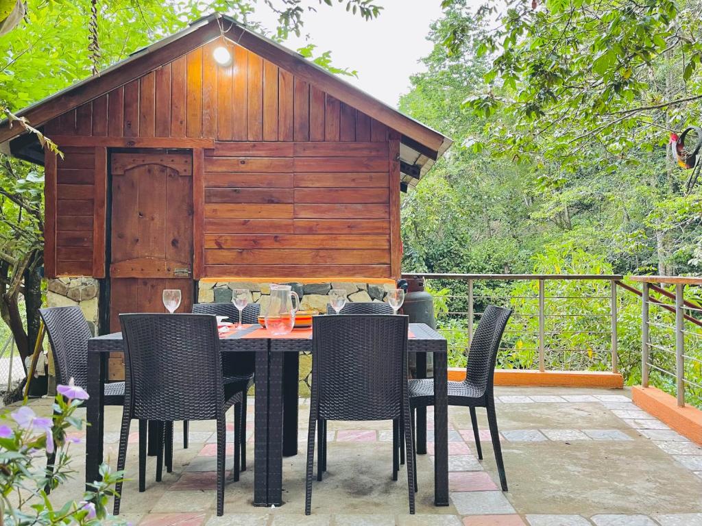 Fotografie z fotogalerie ubytování Casa del Arroyo 2-Bedroom Cottage Fireplace and BBQ v destinaci Jarabacoa