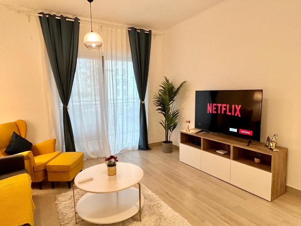 Charming Yas Island Stay with Balcony