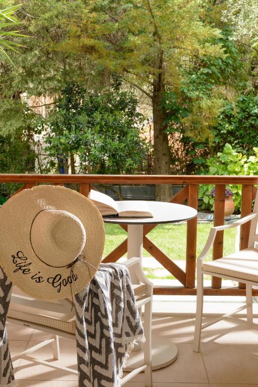 Nikoleta Hotel and Villas - 4