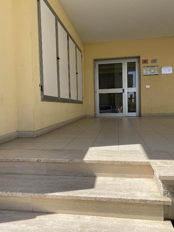 Exteriér alebo vchod do ubytovania Dolce Alba: 2 BR apartment 8min walk from the beach