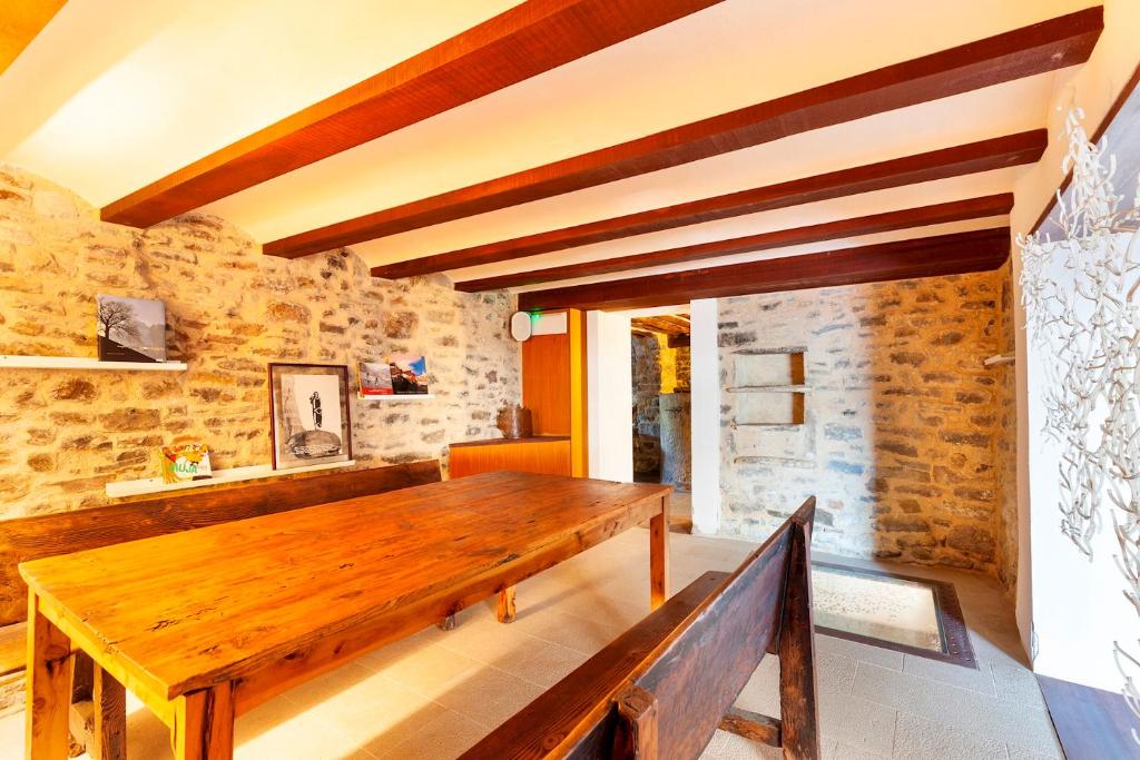 Kuchyň nebo kuchyňský kout v ubytování Casa Fumanal - Unique Property for up to 24