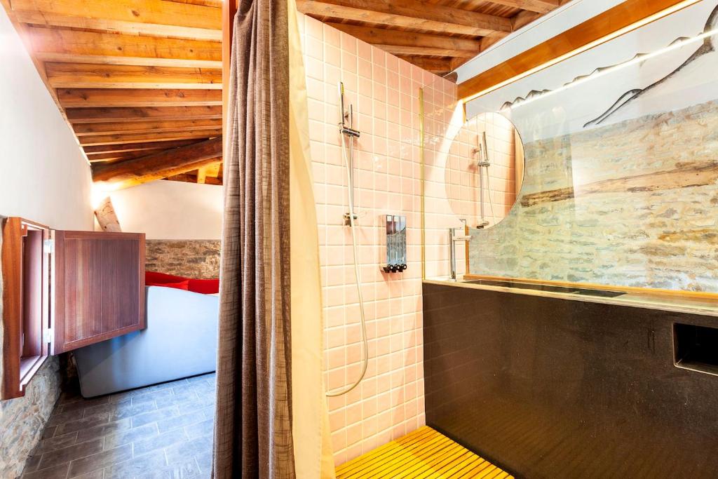 Koupelna v ubytování Casa Fumanal - Unique Property for up to 24