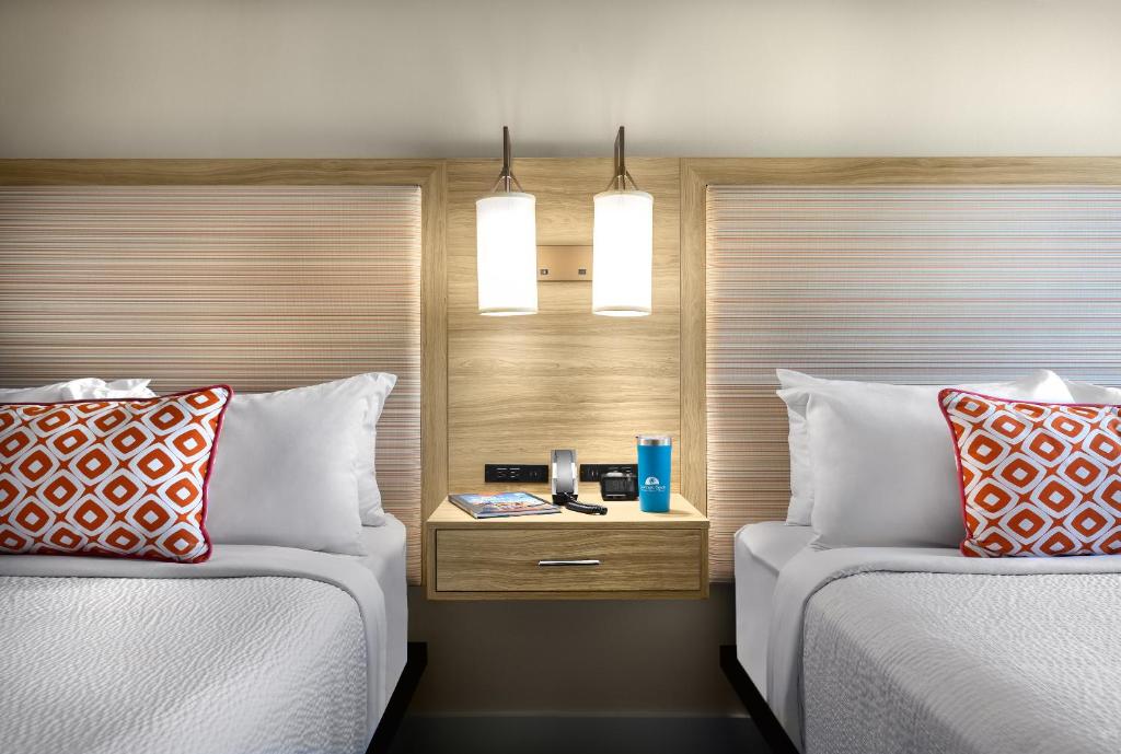 Katil atau katil-katil dalam bilik di Surfside Beach Oceanfront Hotel