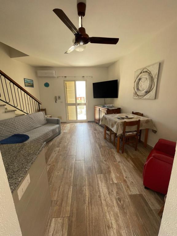 Casa Elena a La Caletta - Accogliente oasi con terrazza