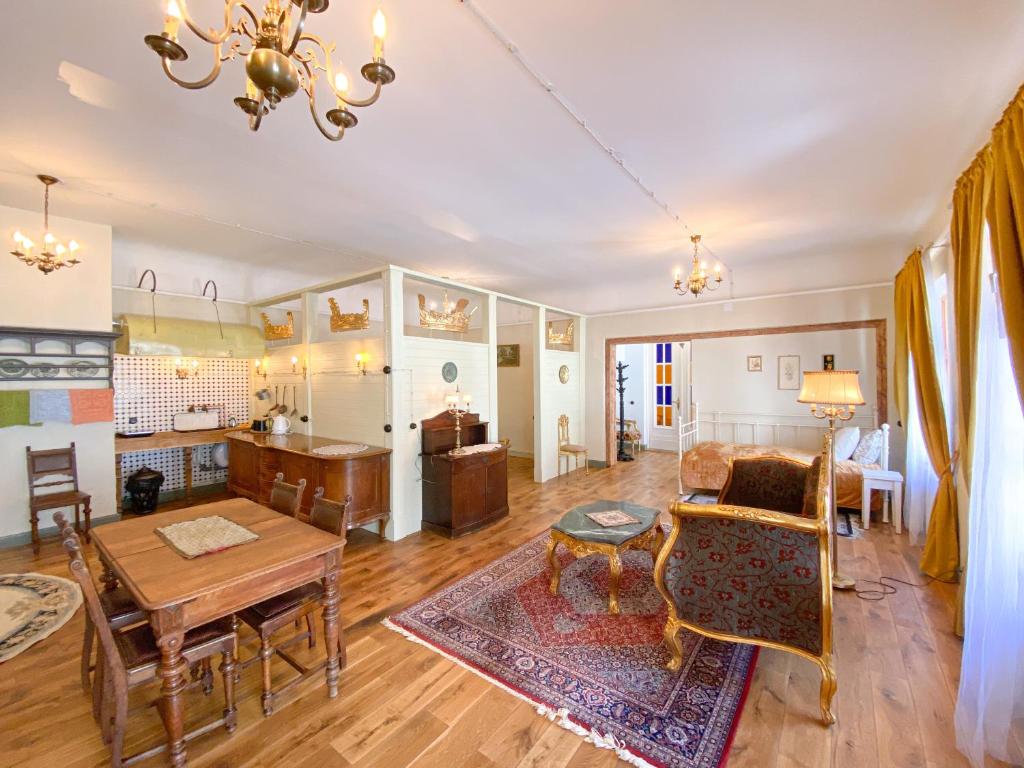 Baznīcas ielas apartamenti - Luxe Viervoudige Kamer