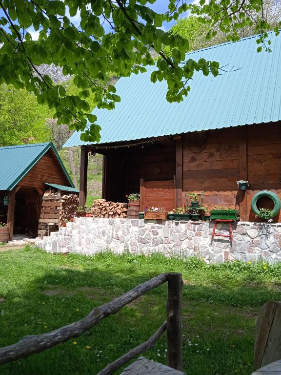 Zahrada ubytování Naša kuća-Veruša