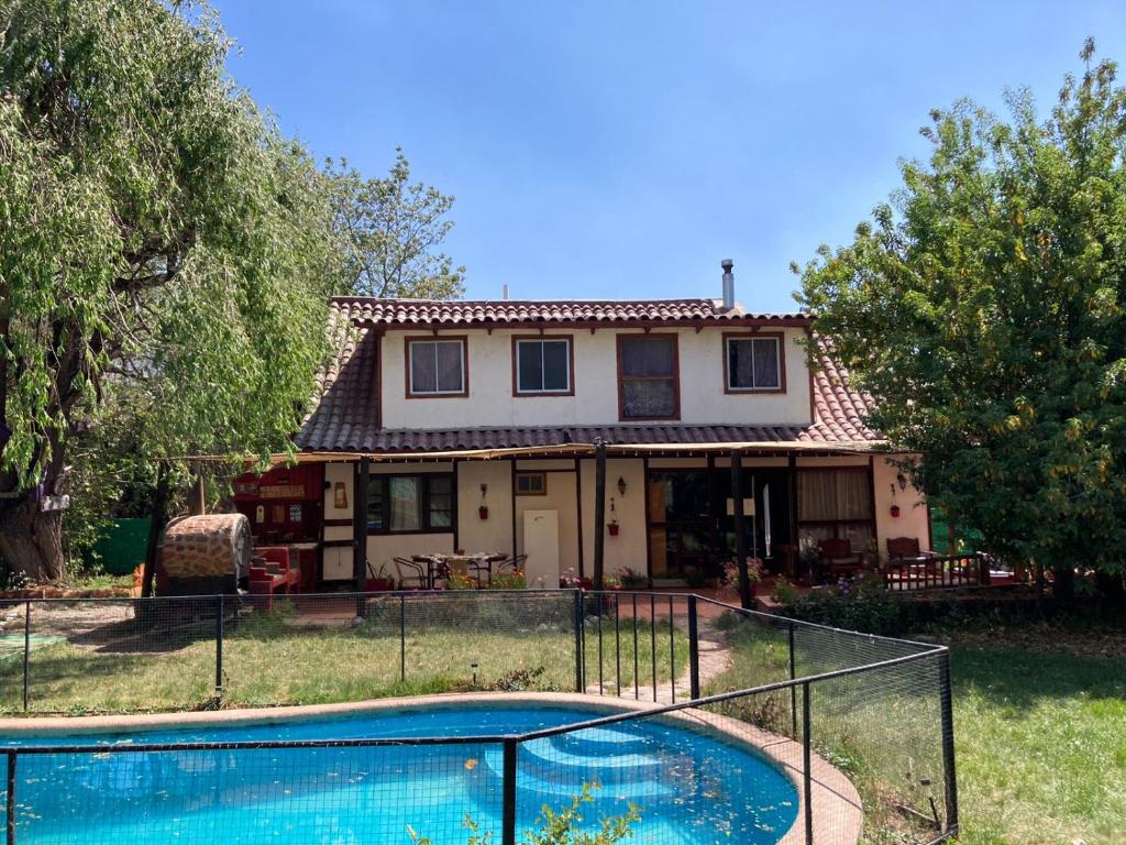 Bazén v ubytování Hostal Casa Galerna de La Montaña nebo v jeho okolí