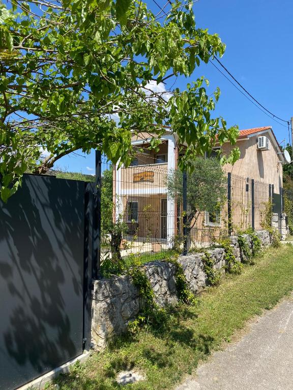Budova, v ktorej sa vila nachádza