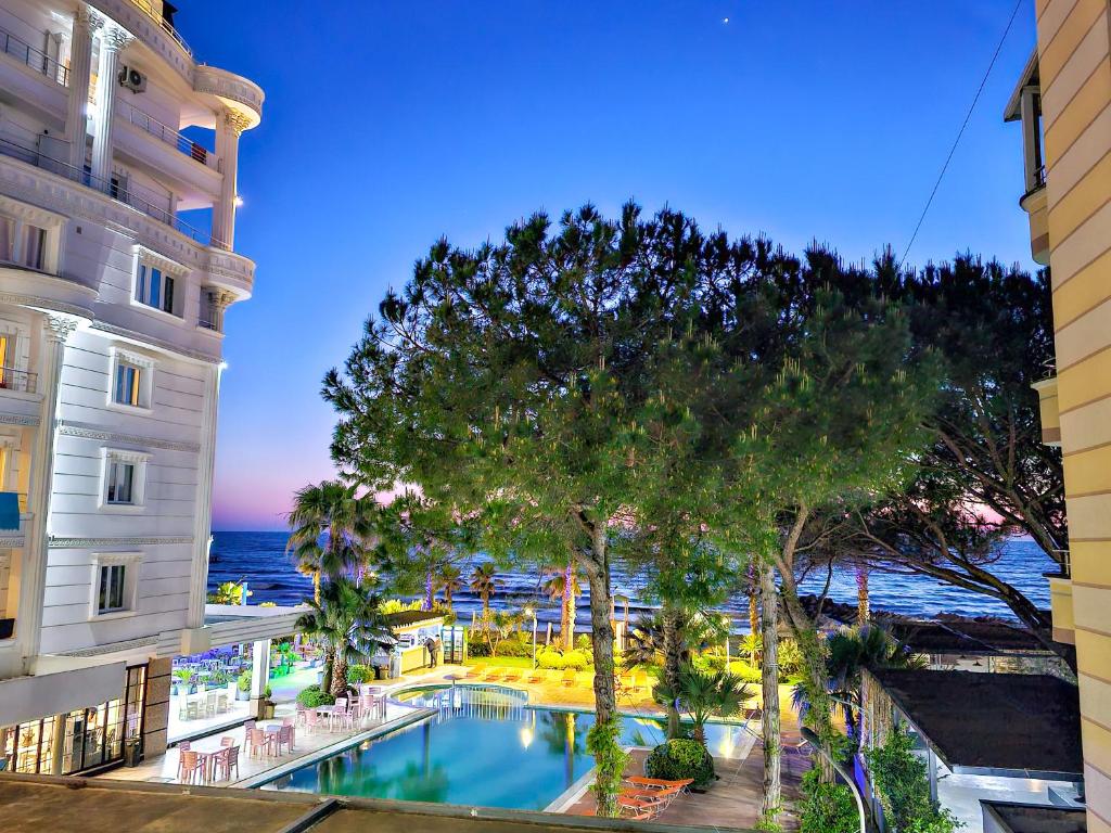 Sunset Sea View Two Bedroom Apt