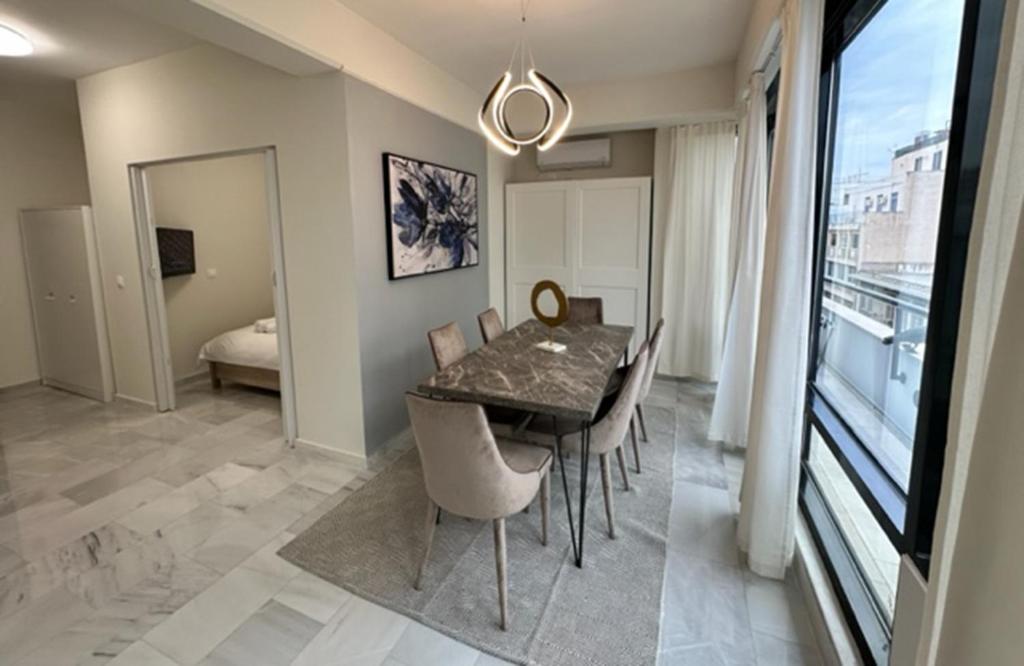 Fotografie z fotogalerie ubytování MELMA PROPERTIES - ARIA-Piraeus Central Penthouse v destinaci Piraeus
